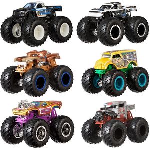 Hot Wheels: Monster Trucks. Набор из 2х машинок 1:64, в ассортименте